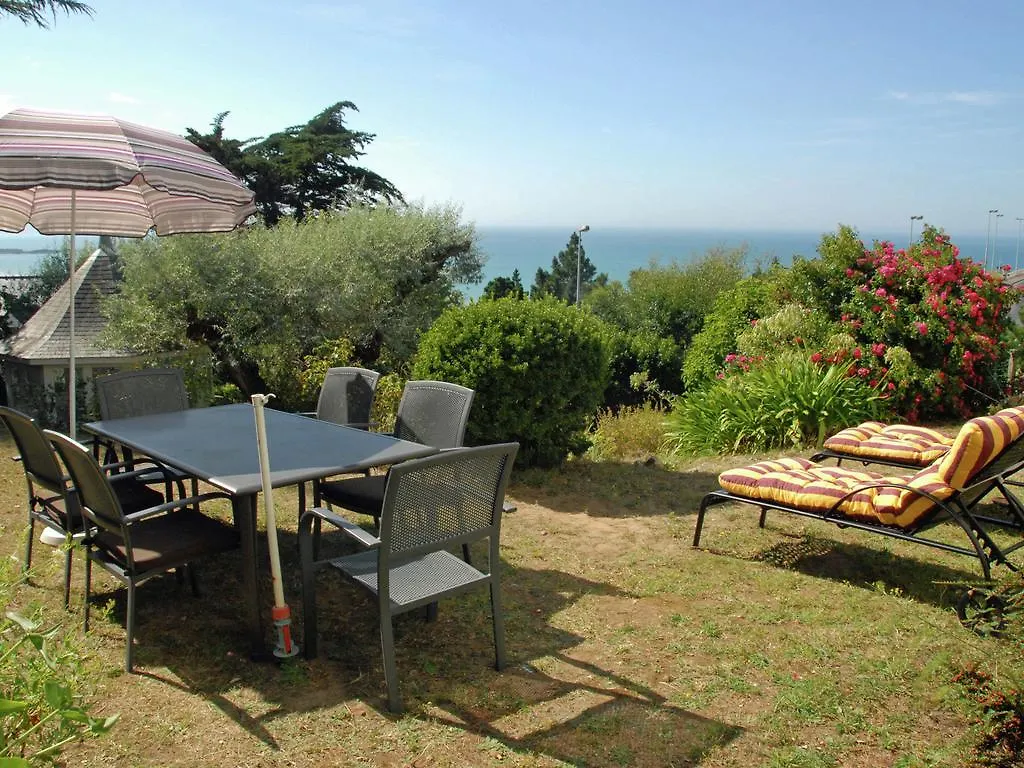 Beautiful Holiday Home With Sea View In ארקוי