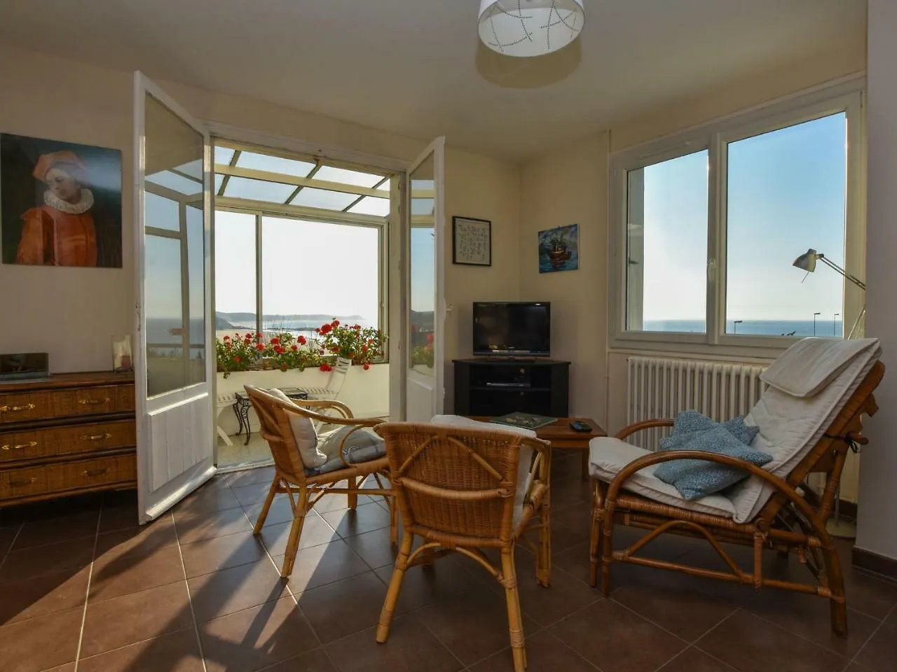Beautiful Holiday Home With Sea View In ארקוי