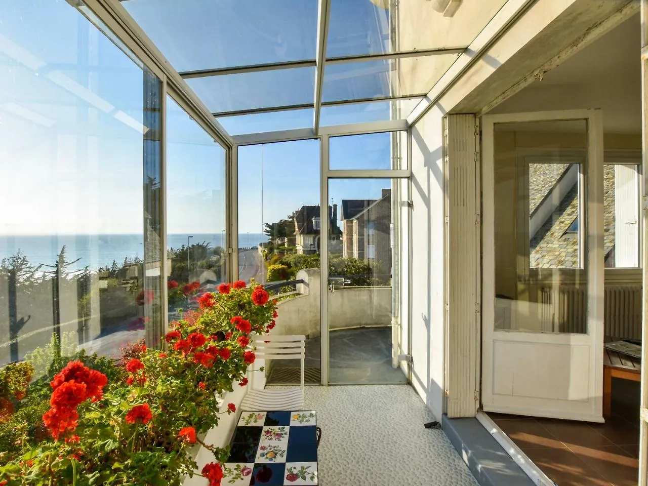 Beautiful Holiday Home With Sea View In ארקוי